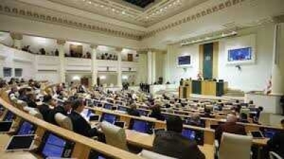 Парламент Грузии продолжает обсуждение законопроекта об иноагента